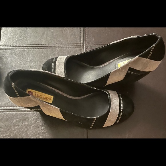 Suede Two Lips wedges - Picture 1 of 7